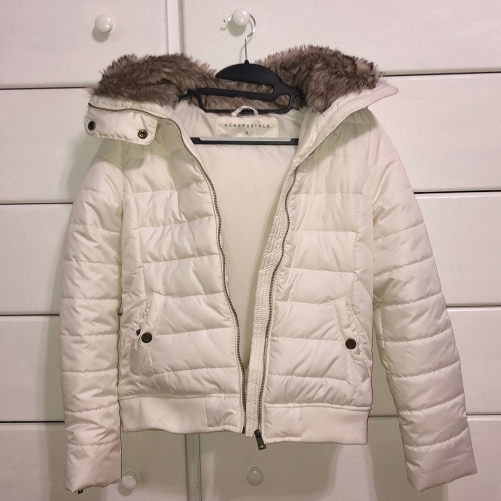 white aeropostale puffer jacket